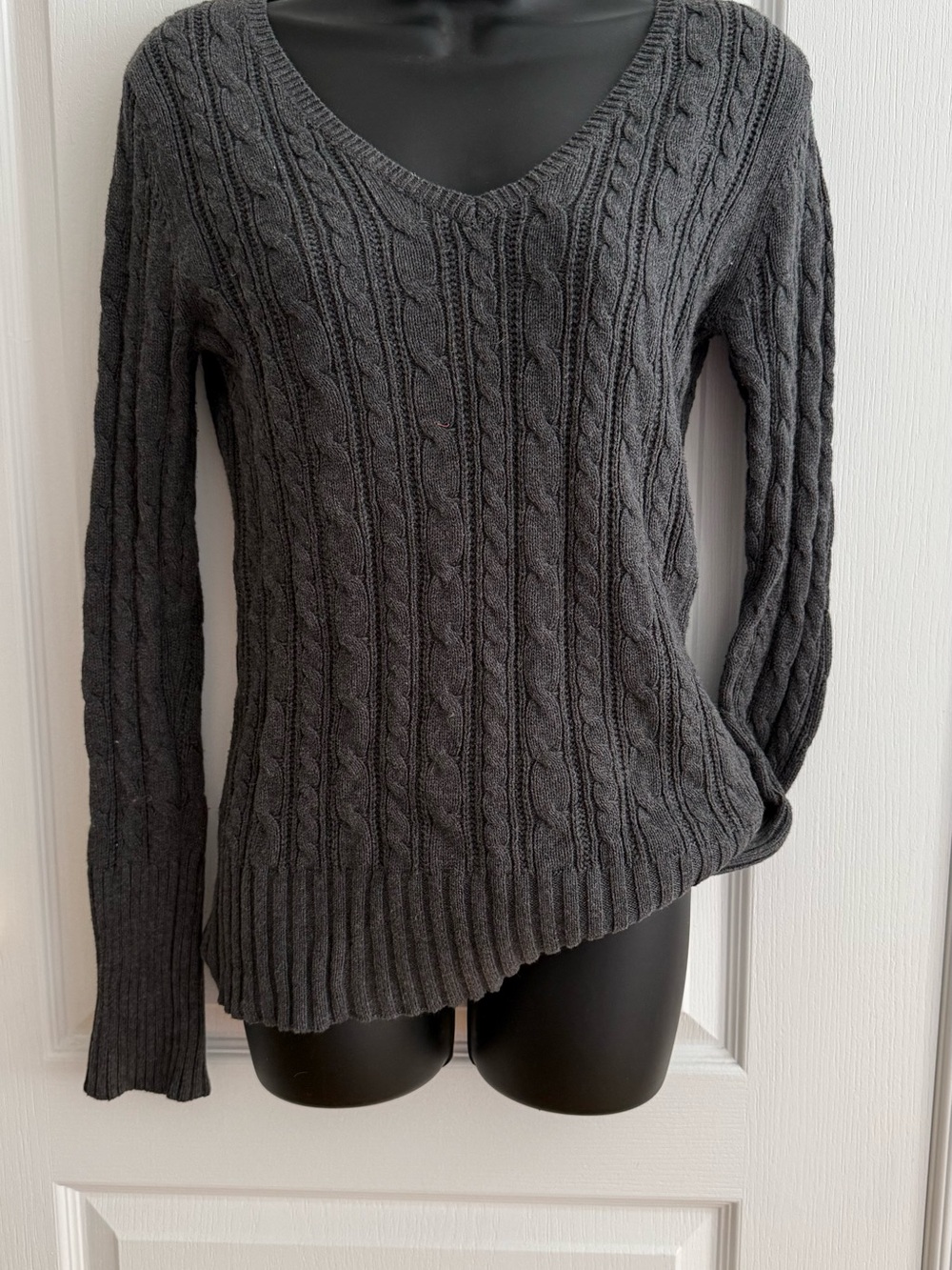 Campus Crew Classic Cable-Knit V-Neck Sweater - Charcoal
